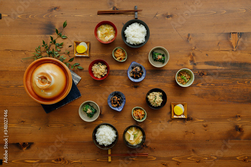 食卓に並ぶ和食 photo