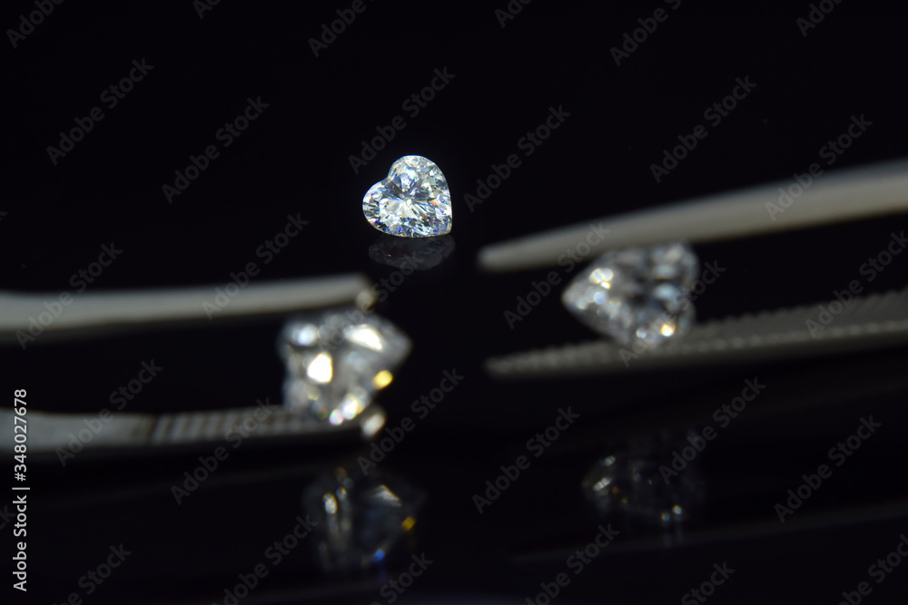 Heart shaped diamond
That has glitter on the black pin for making jewelry Heart shaped diamond
That has glitter on the black pin for making jewelry