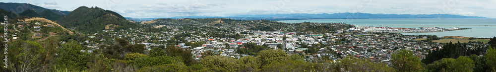 Obraz premium View of Nelson from Sir Stanley Whitehead Track in Nelson,Tasman Region on South Island of New Zealand