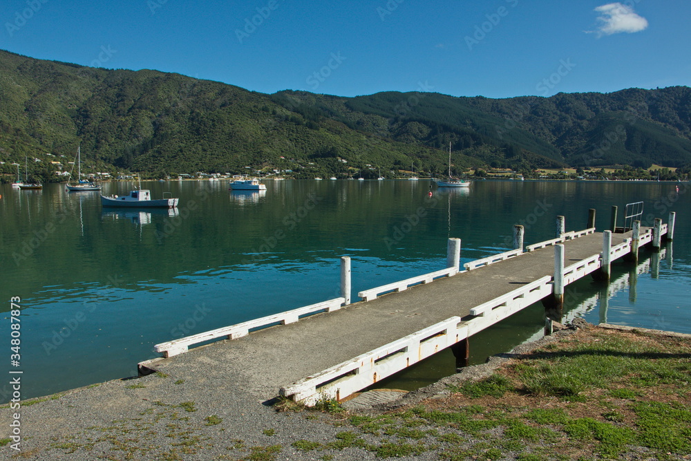 Fototapeta premium Groves Arm Jetty on Queen Charlotte Drive,Marlborough Region on South Island of New Zealand 