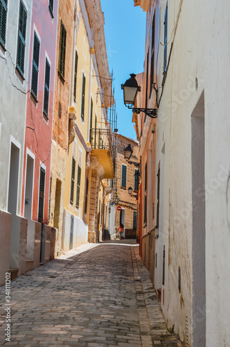 Houses in a narrow alley © Sebastia