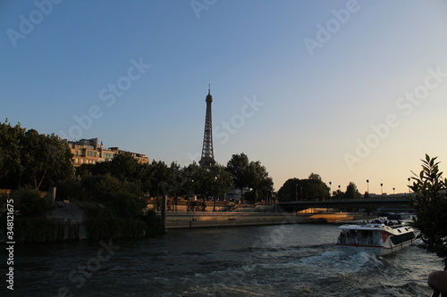 Tour Eiffel vu de la Seine