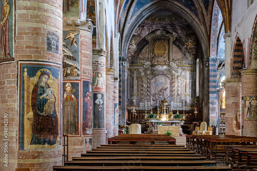 Lodi, interno chiesa San Francesco