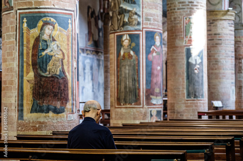 Lodi, interno chiesa San Francesco