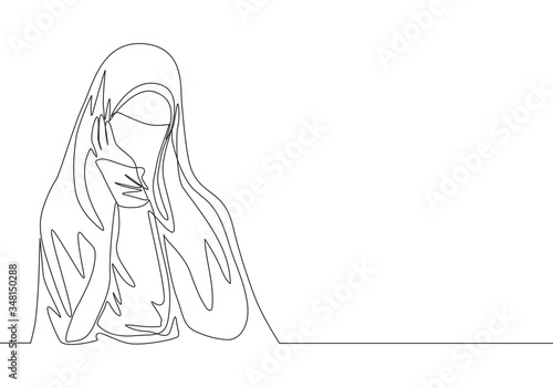 Single continuous line drawing of young beauty middle east muslimah wearing burqa with head scarf. Traditional beautiful muslim woman niqab with hijab concept one line draw design vector illustration