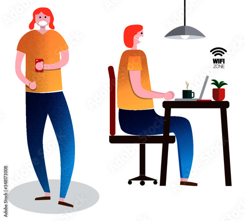 Mujer sentada en escritorio.