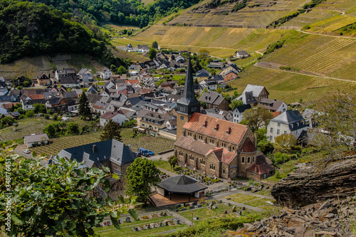 Rotweinwanderweg an der Ahr von Dernau nach Mayschoß