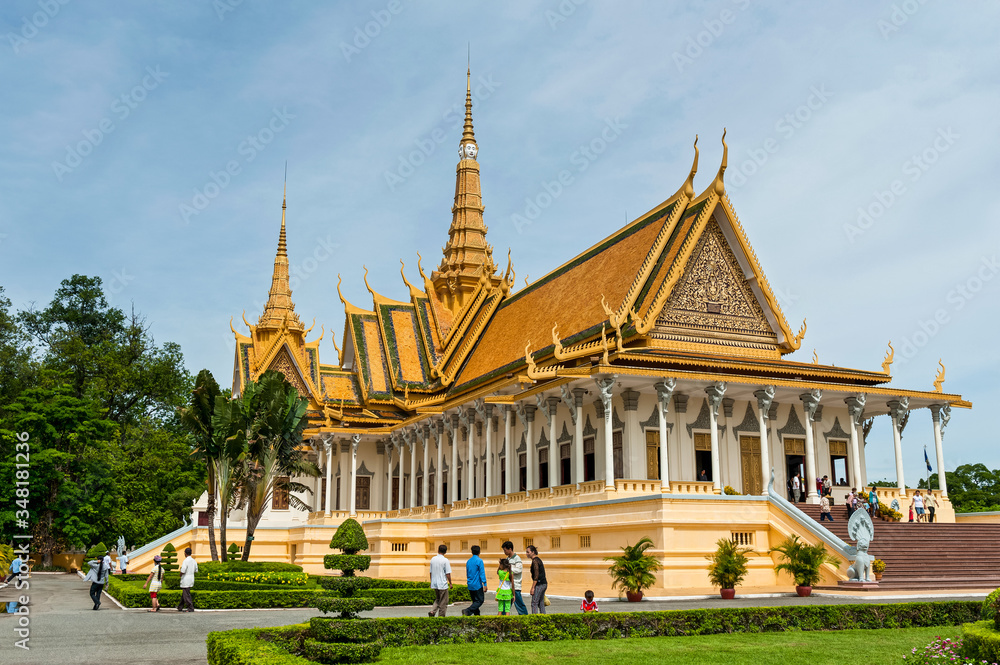Naklejka premium The Throne Hall in the Royal Palace of Cambodia in Phnom Penh