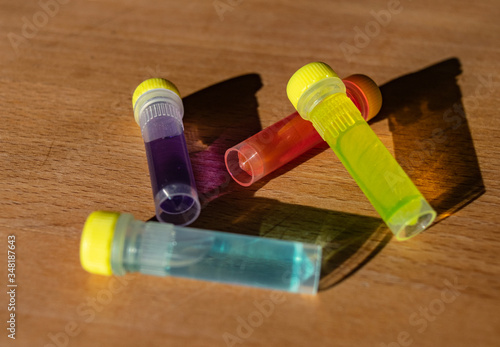 Diagnosis DNA-Probe tubes for PCR with fluorescent markers 