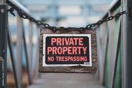 Fotografie private property no trespassing sign