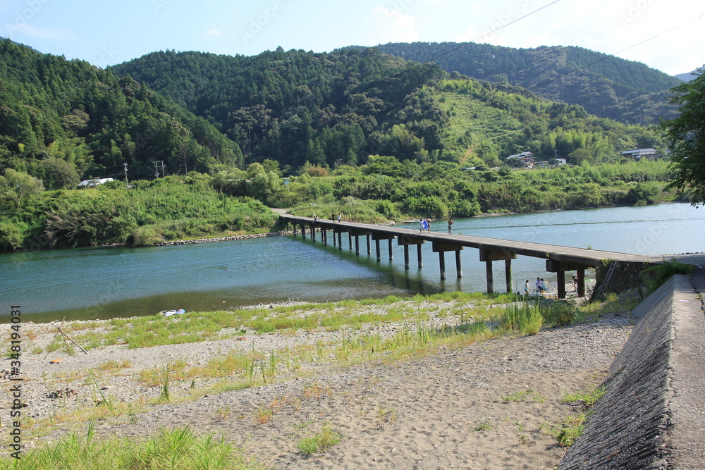 Obraz premium 三里沈下橋