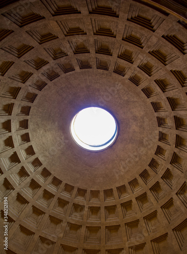 Oculus w Panteonie w Rzymie