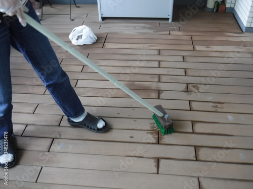 Cleaning the balcony　～バルコニーの掃除 photo