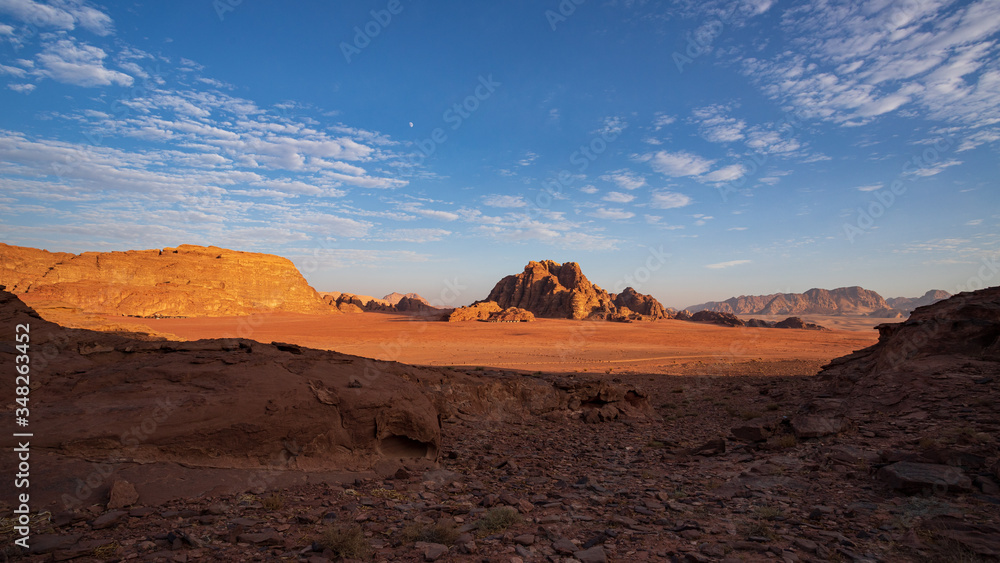 tramonto nel deserto Wadi Rum, Giordania	