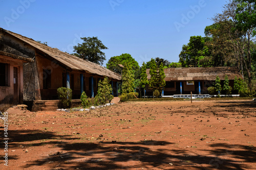Quadro su tela Building of primary school in Indian village