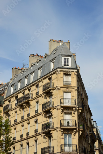Immeuble haussmannien à Paris – Haussmannian building in Paris, France © PlanetEarthPictures