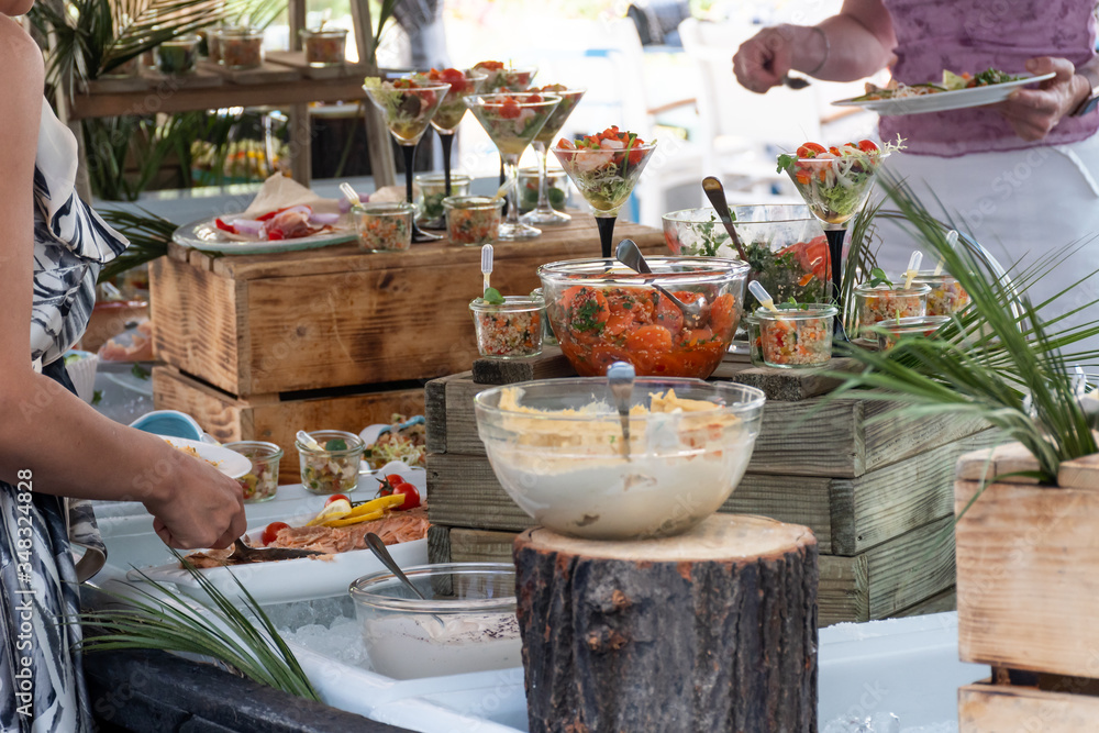 Φωτογραφία Luxury catering by the pool, food bloggers event, banquet, wedding, festive, hot