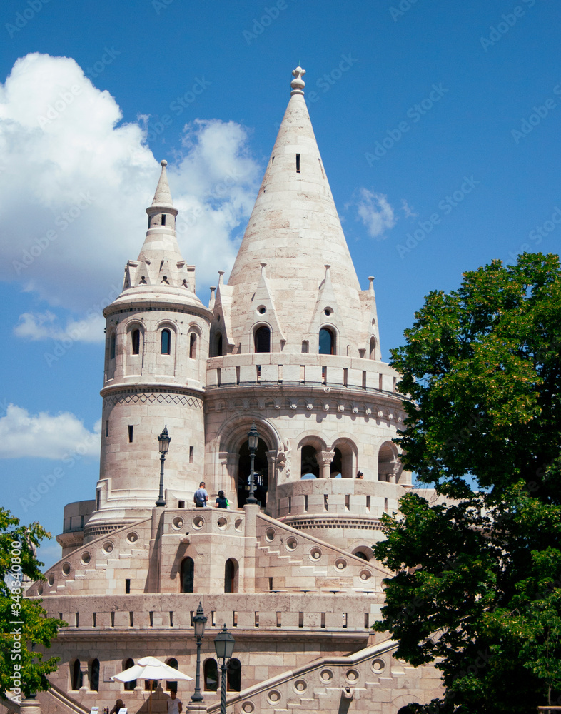 A front view of the fisherman´s bastion in Budapest.
