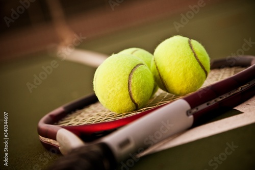 tennis racket and ball © harold