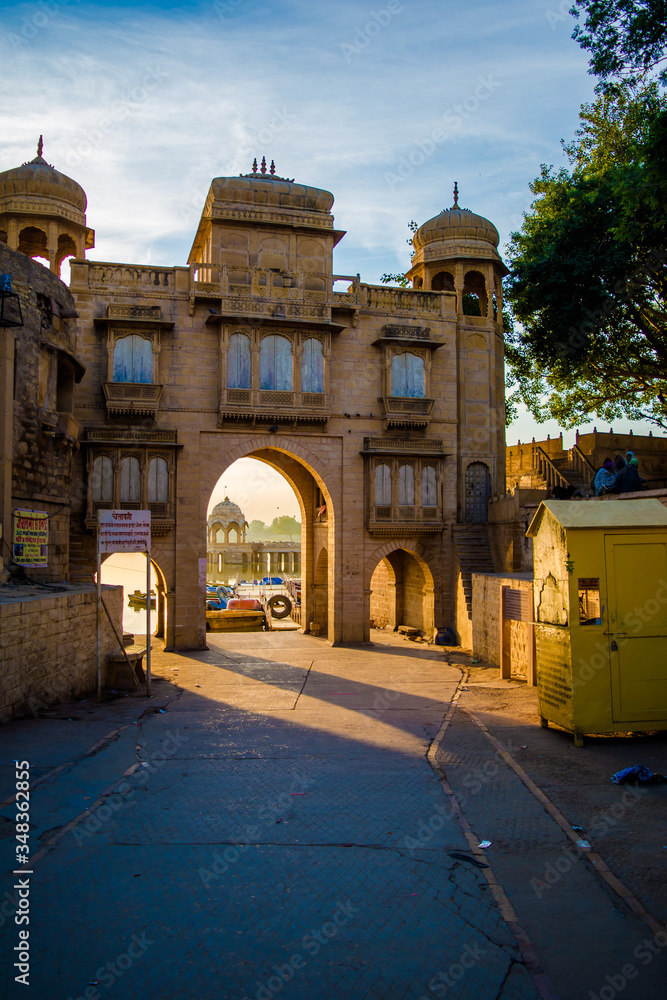 Fototapeta premium Gadsisar Sagar Lake in Jaisalmer Rajasthan, Sunrise at Gadsisar Sagar Lake 