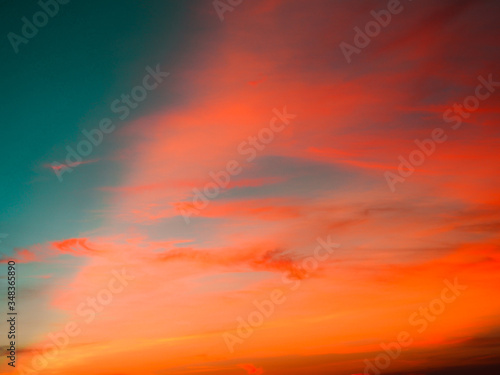 Fototapeta Naklejka Na Ścianę i Meble -  Colored clouds formed by the evening sun
