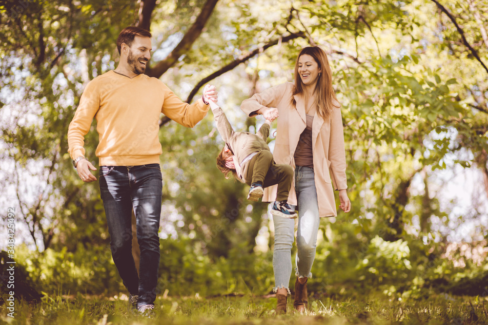 Fototapeta premium Summer is so much better with family.