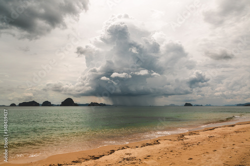 Fototapeta Naklejka Na Ścianę i Meble -  Beautiful sandy beach with views of the Islands
