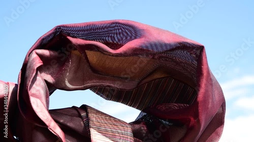 シャリ感、透け感のある織物、布、日本の夏帯、青空、和素材、和風素材、和布、布地、背景