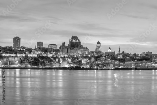 Fototapeta Naklejka Na Ścianę i Meble -  Panoramic view of Quebec City skyline in Canada
