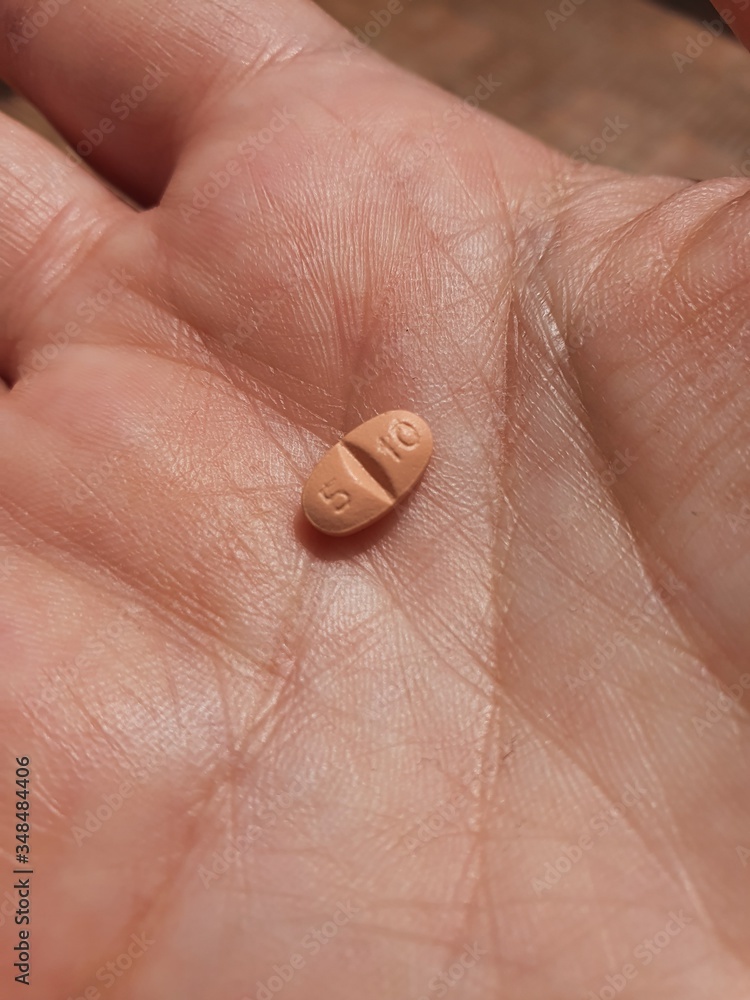 pill in hands