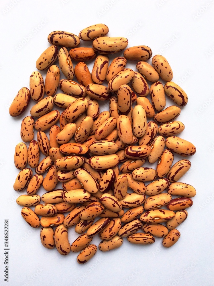 Beans of bean ( beans ). Background of many grains of dried beans. Brown beans texture. Food background. Close up. Bean background and textured. Background of brown bean. Brazilian diet snack food. Beans of bean ( beans ). Background of many grains of dried beans. Brown beans texture. Food background. Close up. Bean background and textured. Background of brown bean. Brazilian diet snack food.