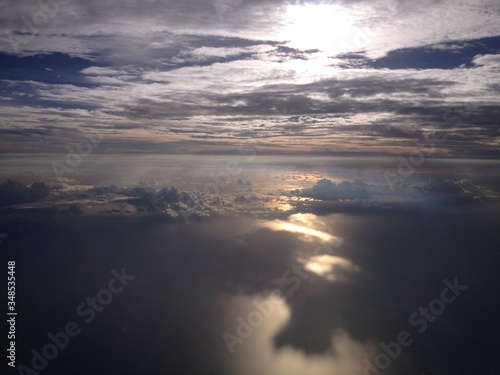 Ocean, horizon, clouds and ray