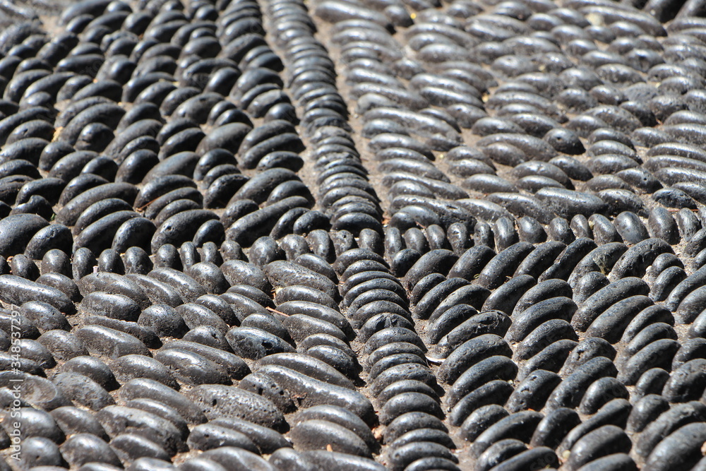 Una forma peculiar de pavimentas las aceras en La Palma