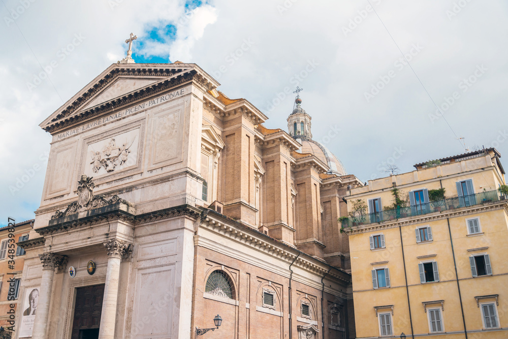 Obraz premium ROME, ITALY - January 17, 2019:Traditional Cathedral building in Rome, ITALY