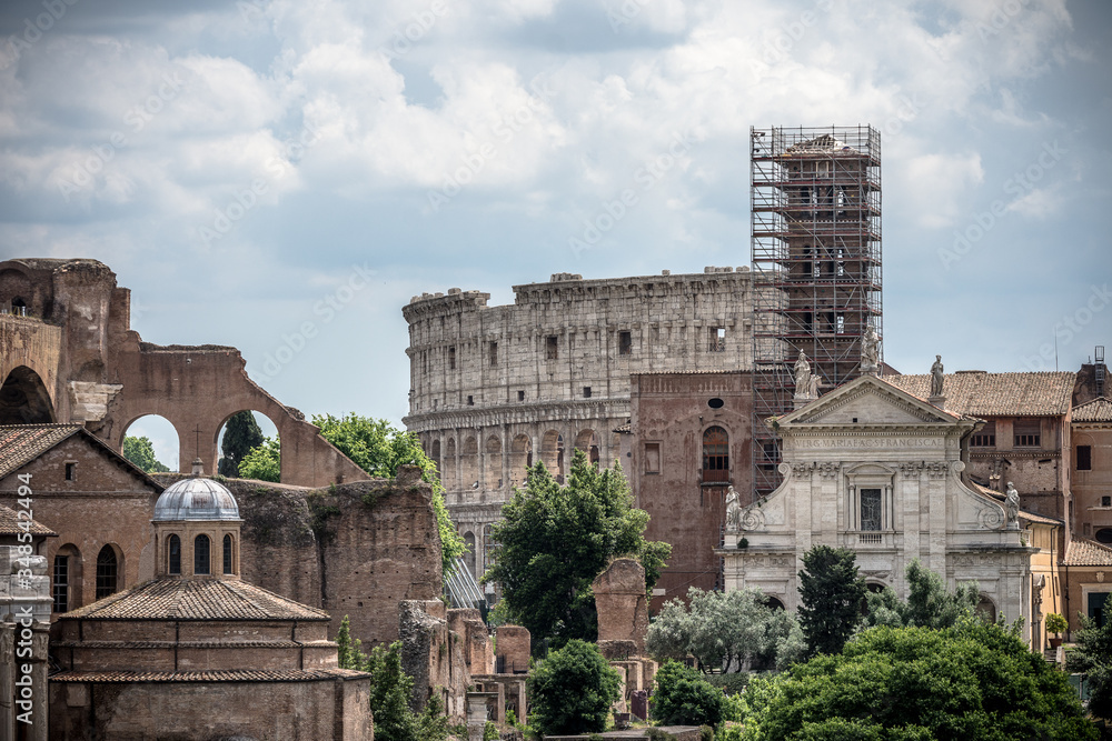 Fototapeta premium zoomed on colosseum most popular building in rome