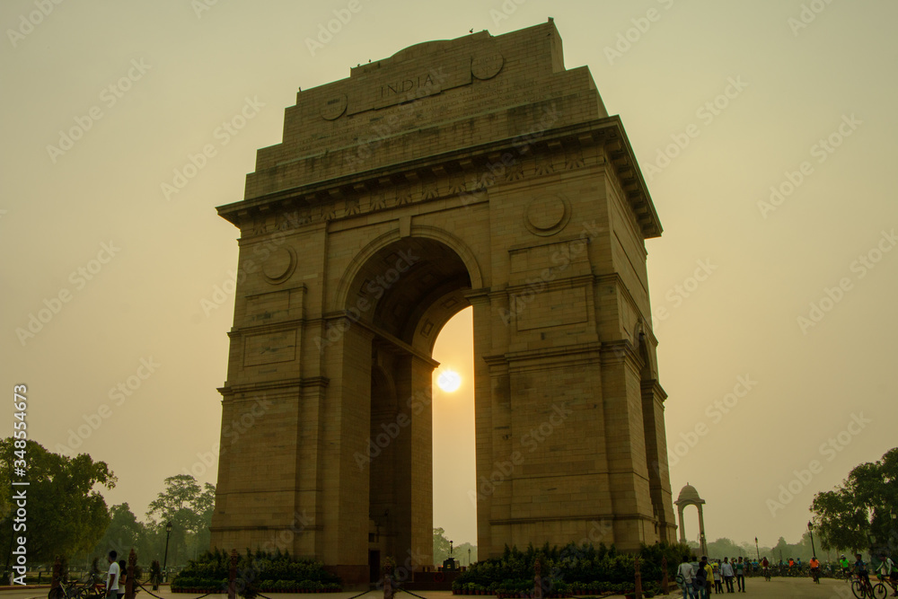 Sunrise at India Gate, New Delhi / Morning Cycling | Silhouette of India Gate, Vijay Chowk, Sun behind India Gate/ Empty India Gate, War Memorial