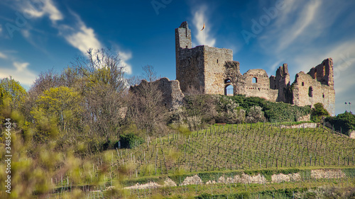 Verschiedene Blickwinkel auf die Burgruine von Staufen im Breisgau