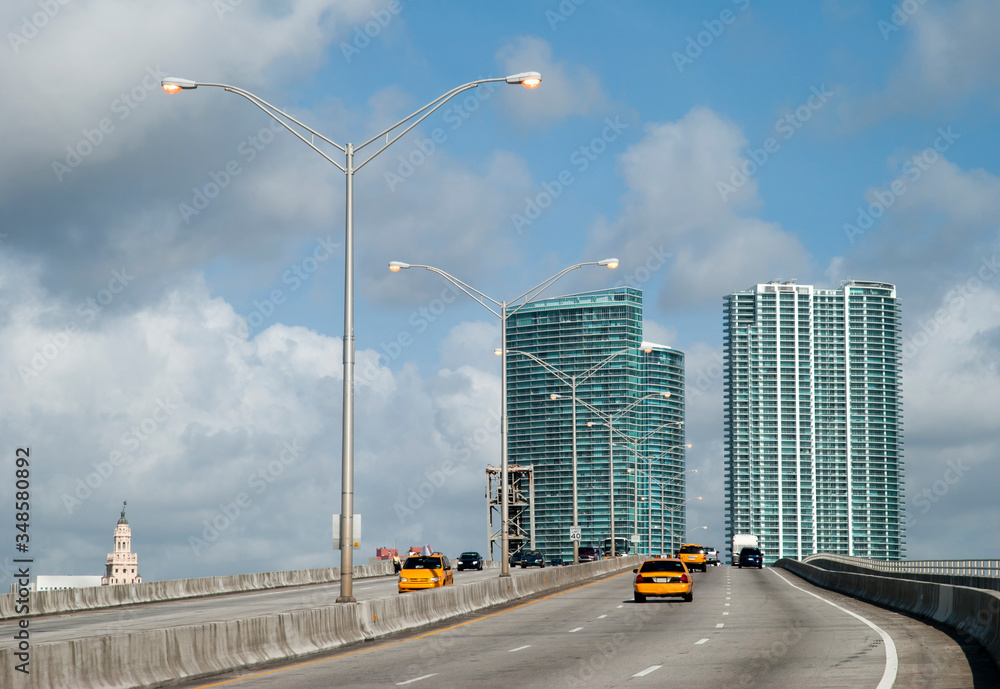 Miami MacArthur Causeway Bridge Traffic