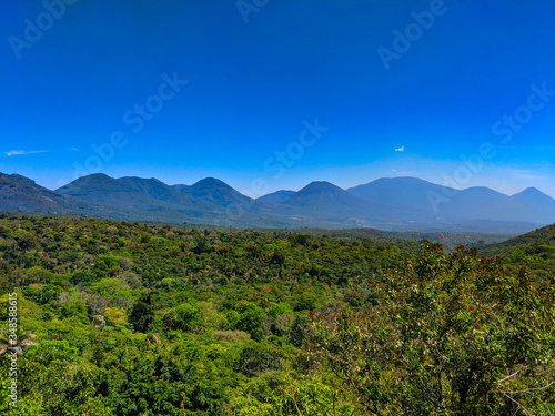 Panoramica de cordillera volcanica en El Salvador volcán de Izalco, Santa Ana Cerro verde y montañas