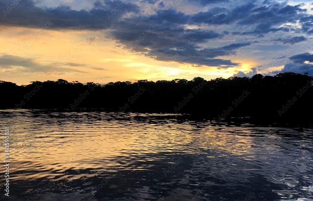 Fototapeta premium Atardecer reflejado