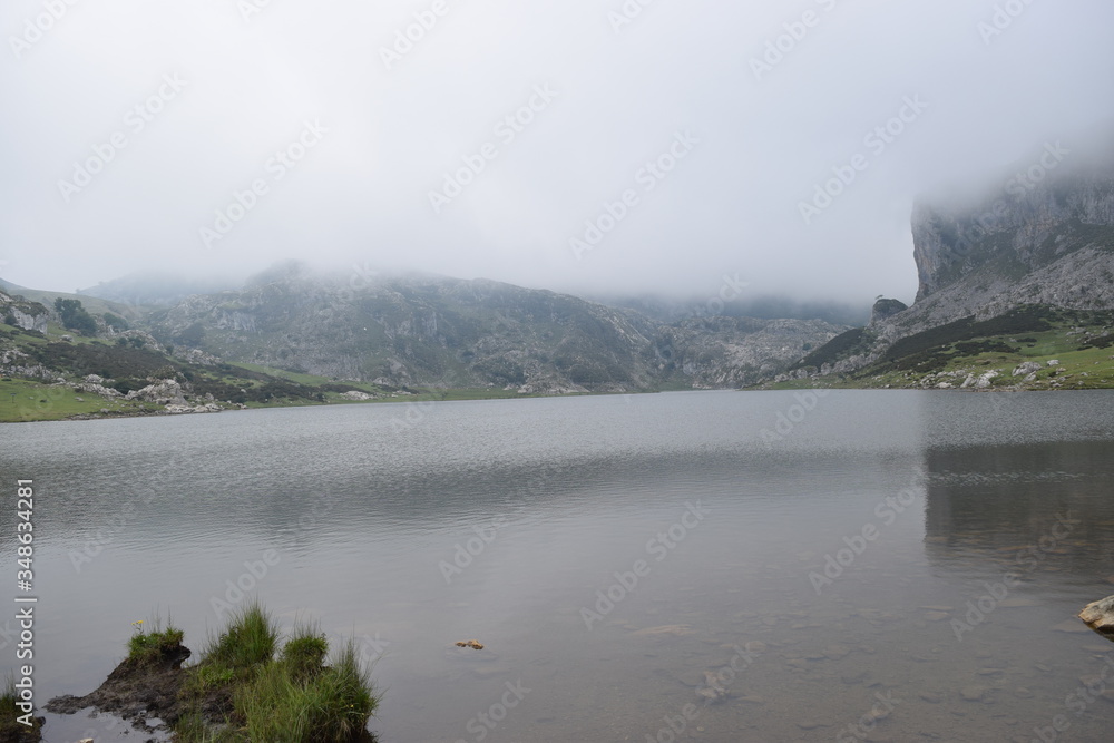 Día nublado en los Lagos de Covadonga