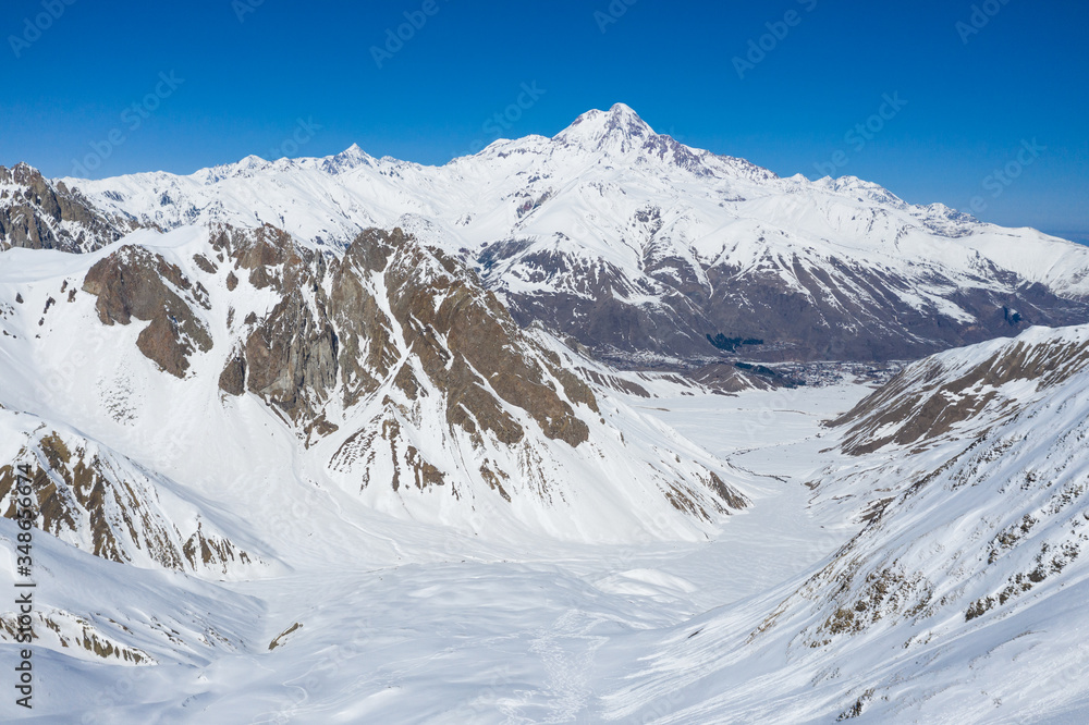 Obraz premium Kazbek in winter. Caucasus mountains in Georgia