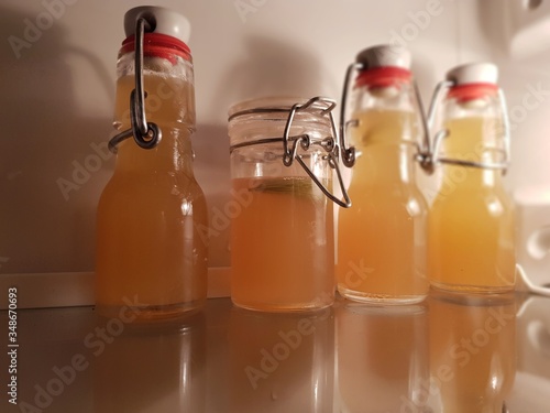 maiwipfelsirup sollte kühl gelagert werden photo