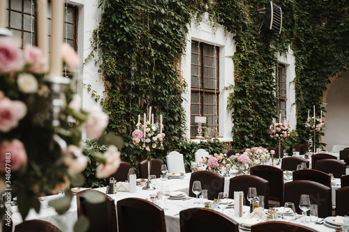 photo of a wedding location with dinner tables