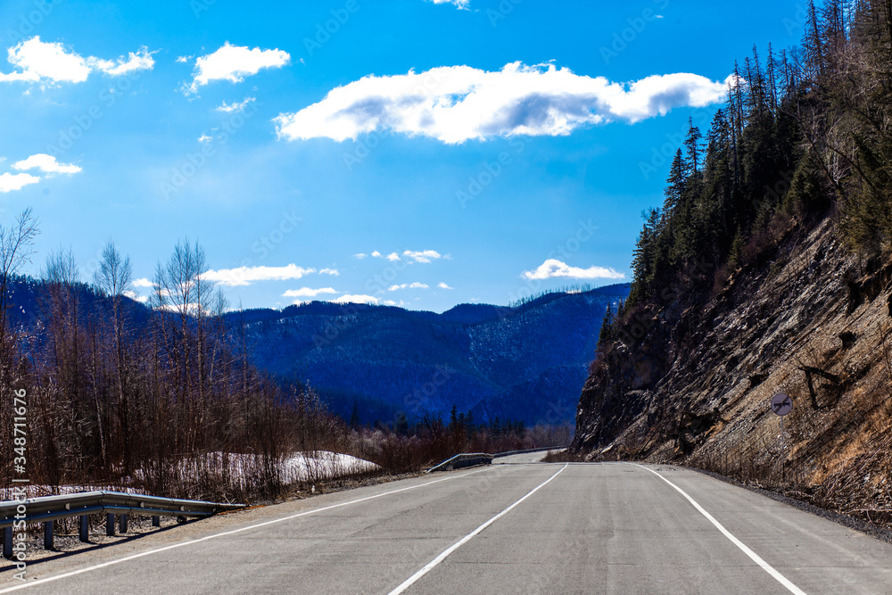 Naklejka premium road in the mountains