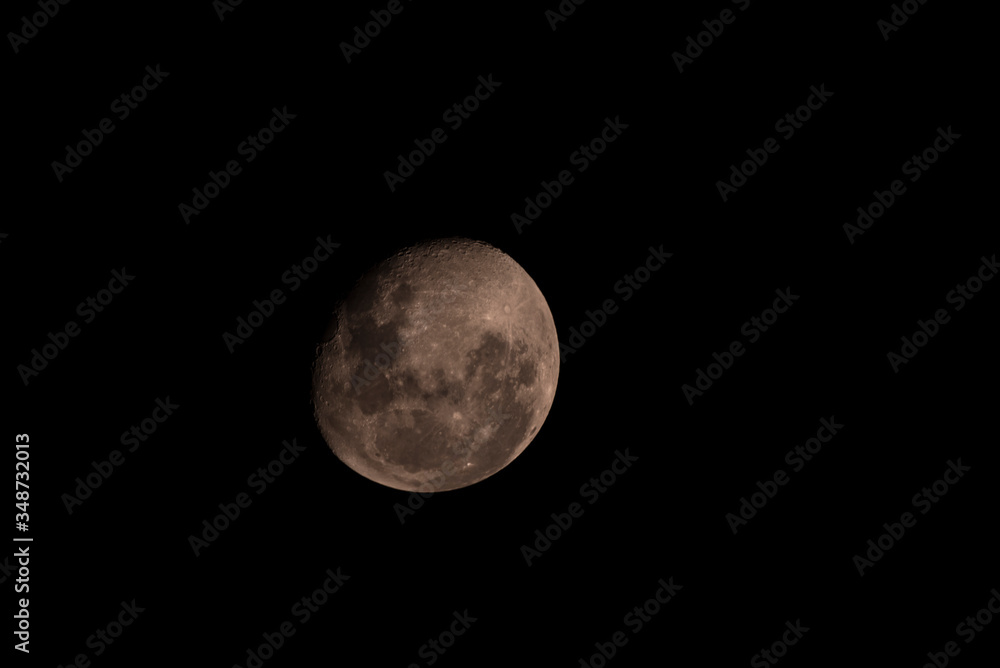 luna en cuarto creciente, definidos cráteres luna en cuarto creciente, definidos cráteres