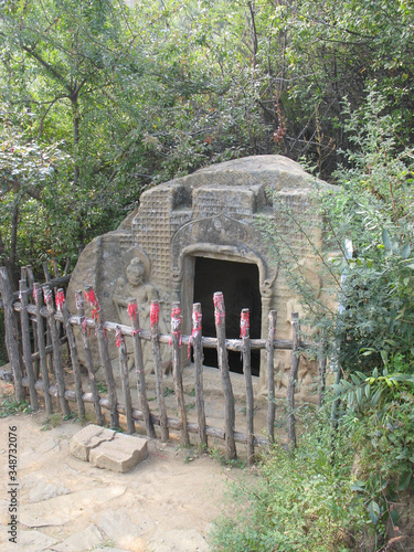 Foto Fifth Rock Cave, Nothern Wei Dynasty Rock Cave Group at  Yang tou mountain