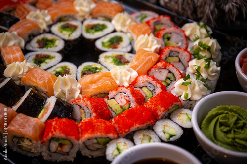 Sushi set with many pieces and various maki