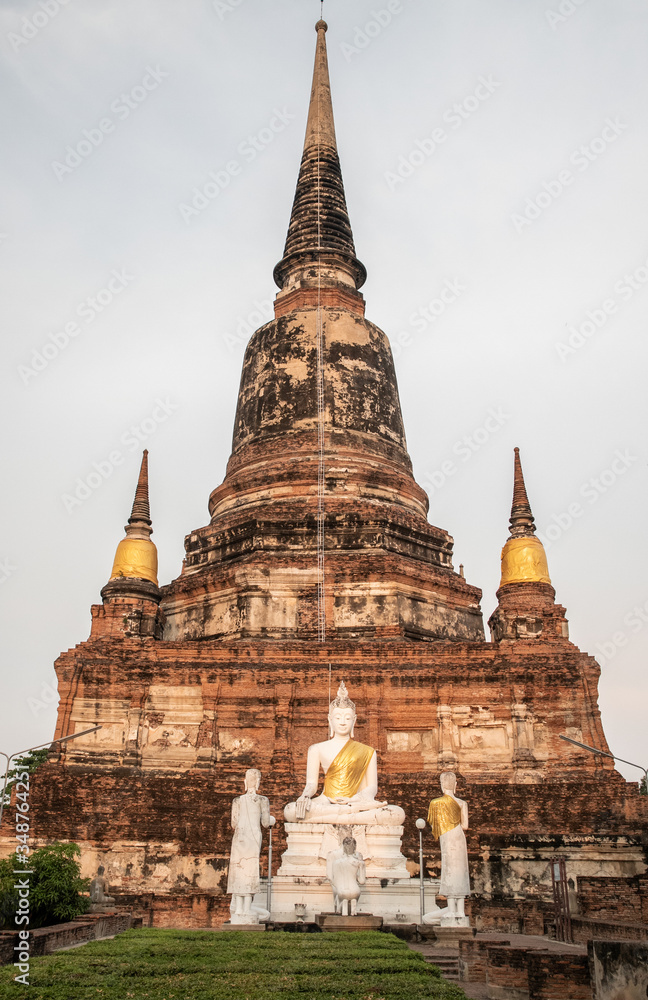 Naklejka premium Wat Yai Chai Mongkhon, a Buddhist temple of archaeological park, Ayutthaya, Thailand