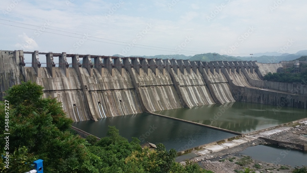 Sardar Sarovar Dam, It is large irrigation and hydroelectric multi-purpose dams on the Narmada river, Gujarat, India